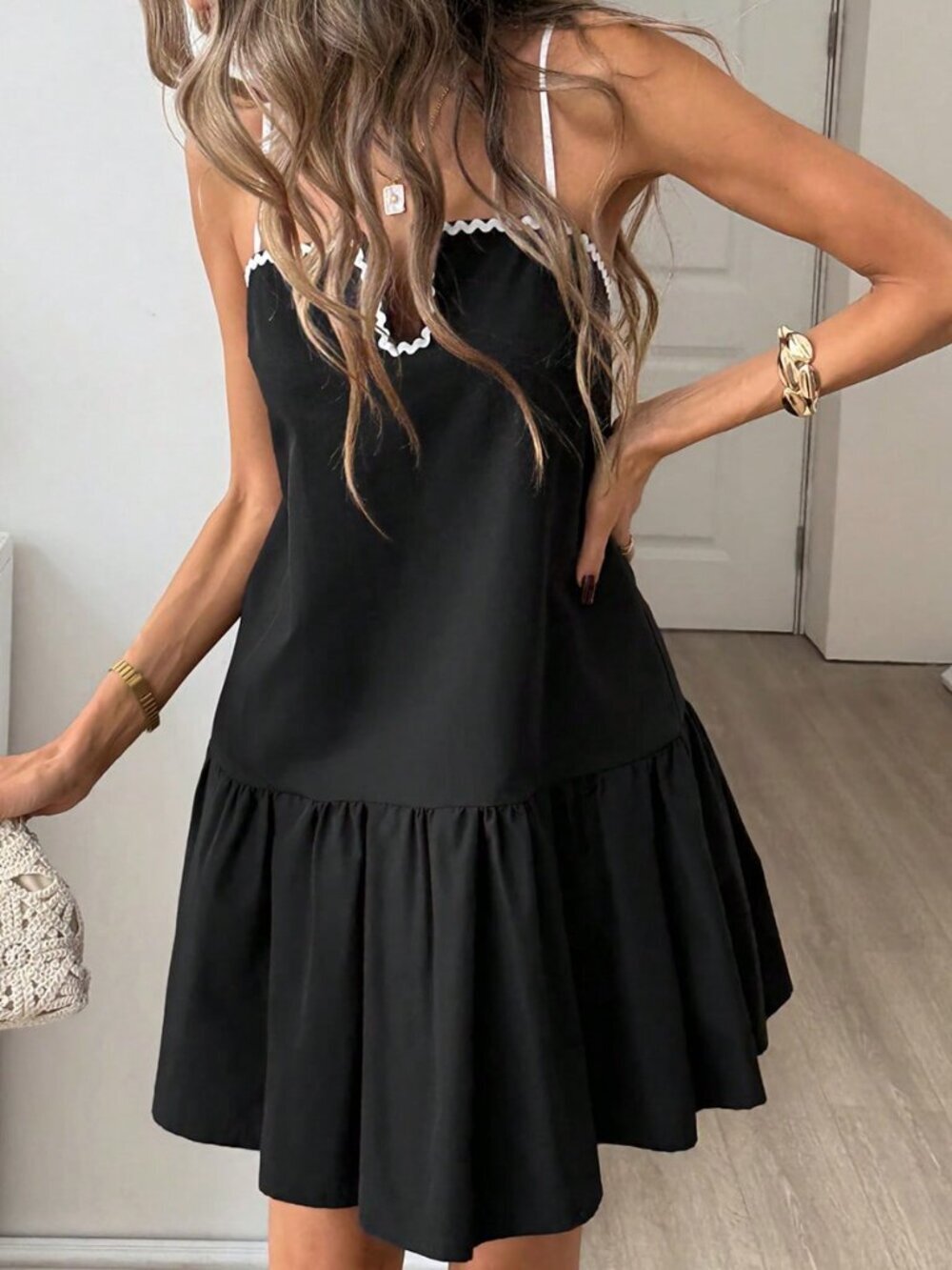 Black Casual Women's Color Block Ruffled Hem A-Line Dress - Picture 3 of 6